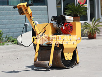 為什么別人家小型壓路機(jī)長壽？秘訣在這里！